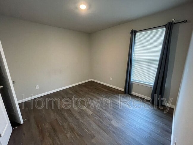 Building Photo - 1712 Vermilion Ln