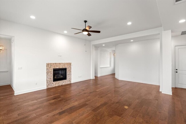 Building Photo - 276 Townes Ct