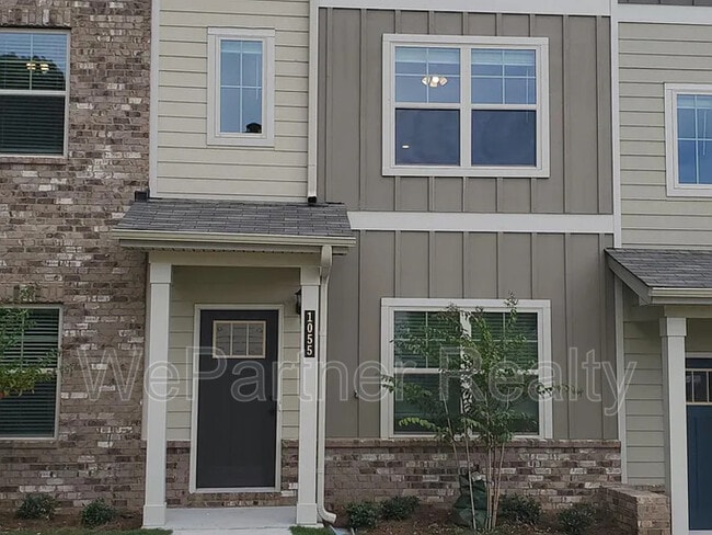 Building Photo - 1055 Bayrose Cir