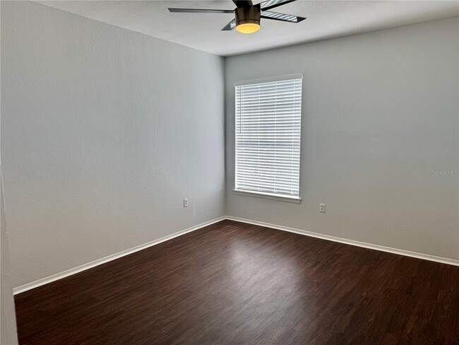 Building Photo - 102 Vista Verdi Cir