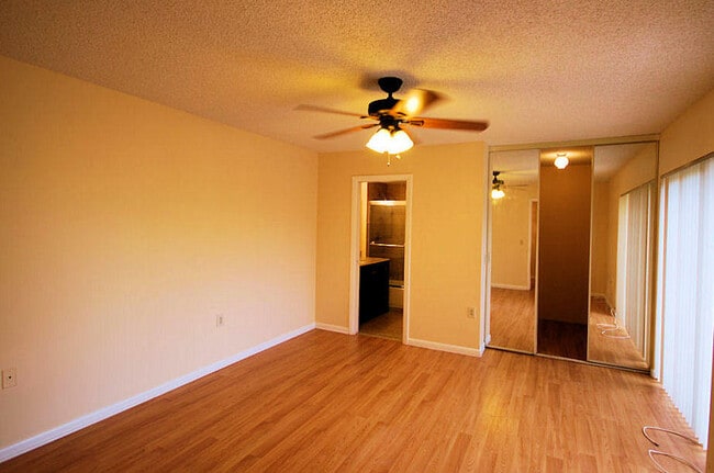 Building Photo - 582 Green Springs Pl