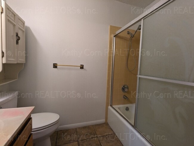 Building Photo - Two Bedroom Home