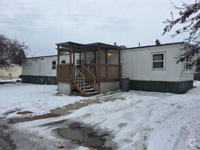 Building Photo - Single wide in Chattaroy Hills Mobile Home...