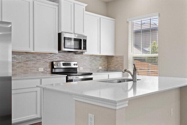 Building Photo - 1020 Vista View Dr