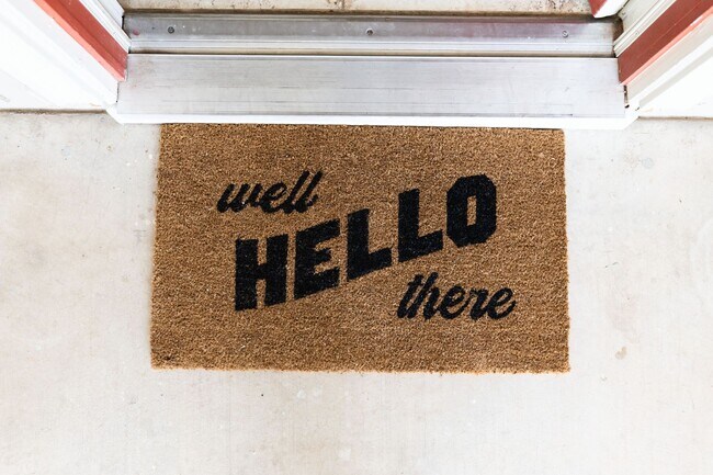 Building Photo - 2199 Sq Ft 4 bedroom 2 bath with Pool & Pool Table - Under Market Rate!