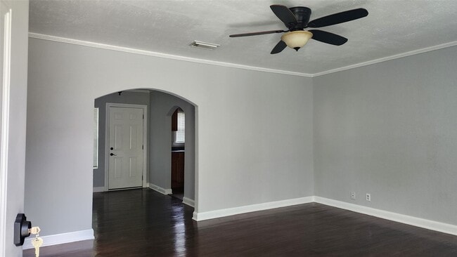 Building Photo - 7124 Linden St