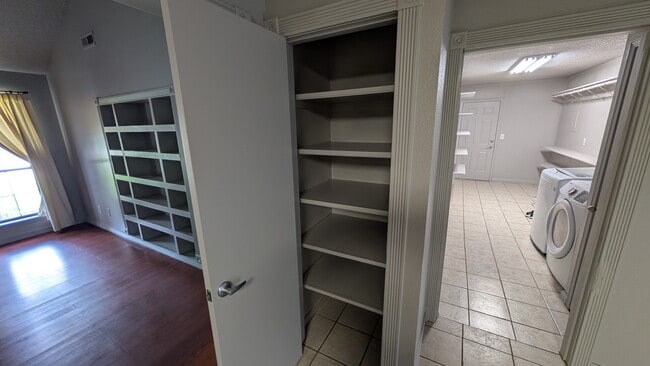 Building Photo - 3065 N Quail Creek Dr