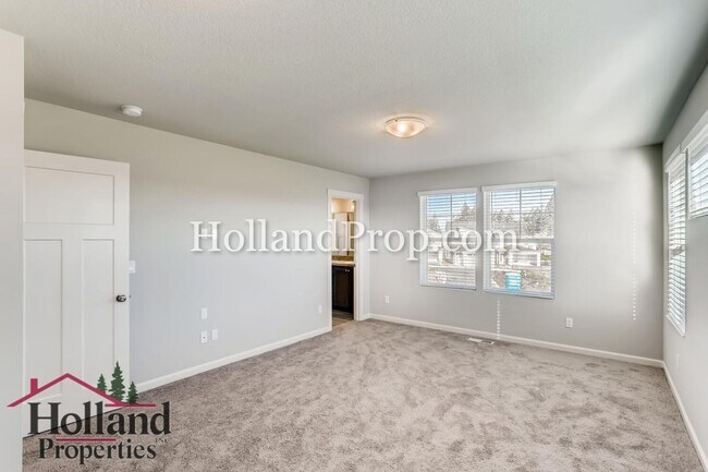 Building Photo - Modern Luxury Living Near Intel, Parks & Everything You Need!