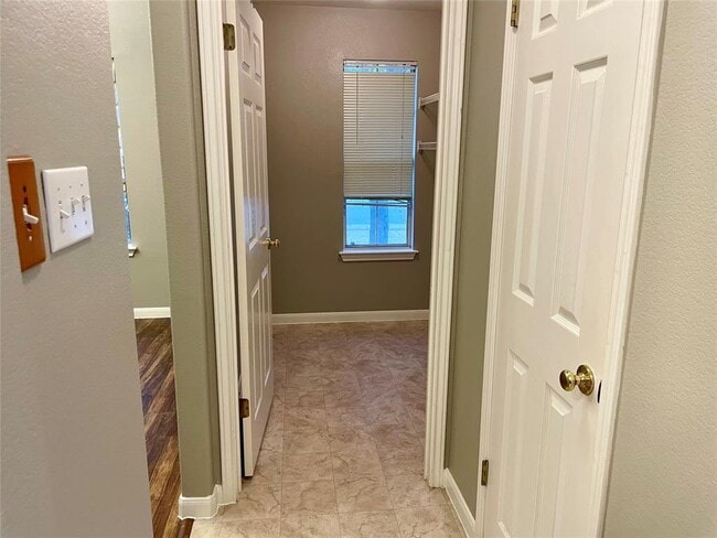 Building Photo - 800 Orchard St