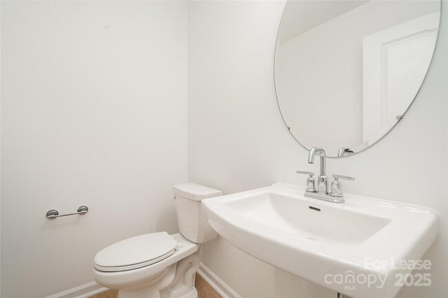 Building Photo - 5015 Westmead Ln
