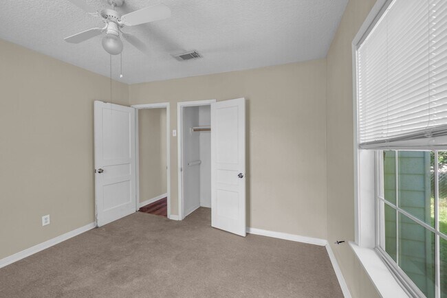 Building Photo - 7304 Kinney St