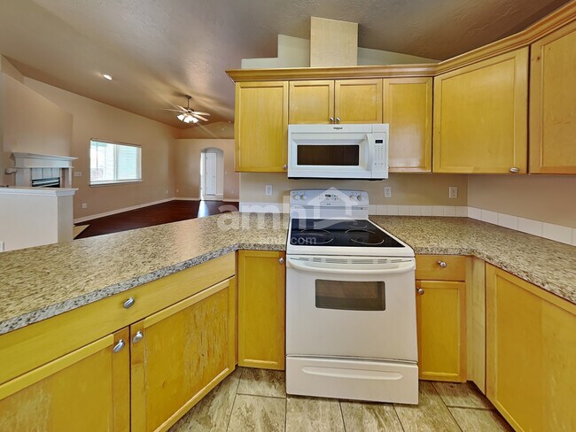 Building Photo - 290 N Taurus Way