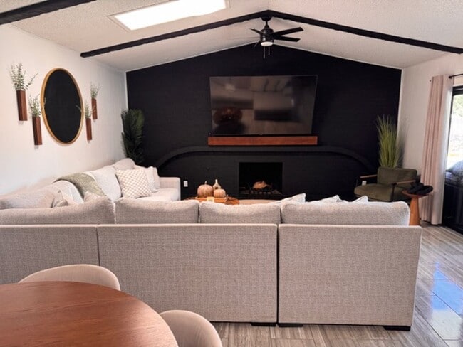 Building Photo - beautiful swimming pool and backyard oasis! fully remodeled home new appliances !