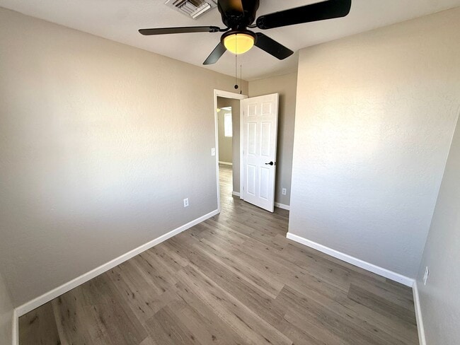 Building Photo - Charming Newly Updated 1 Bed / 1 Bath in the Heart of Kingman- Available Now!