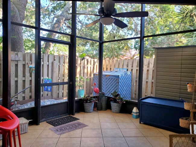 Building Photo - 8751 Live Oak Ct