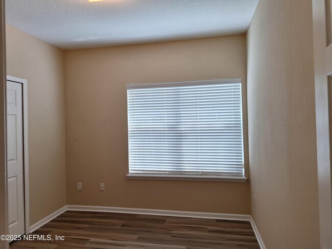 Building Photo - 7217 Deerfoot Cir