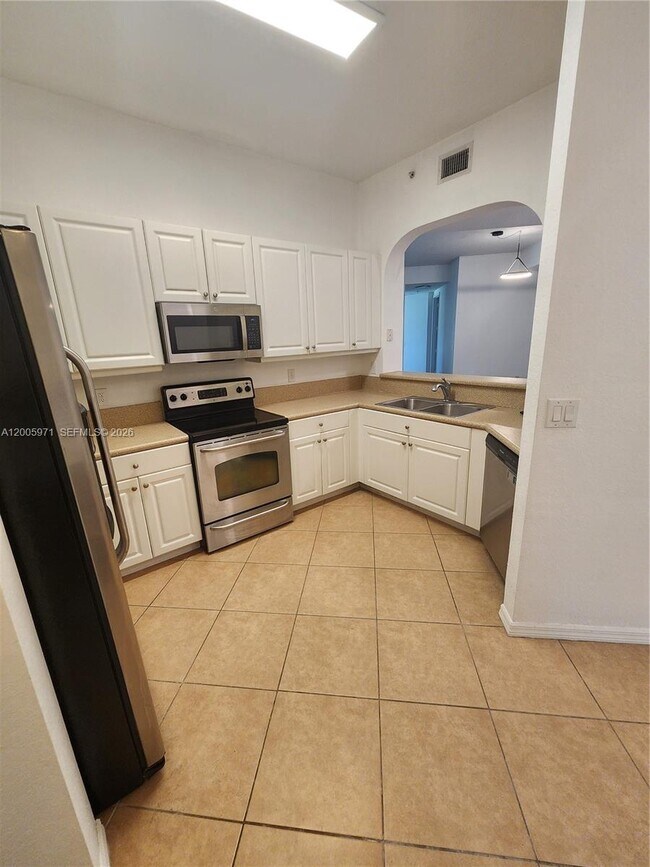 Building Photo - 3600 Oaks Clubhouse Dr