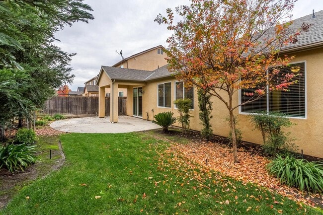 Building Photo - Great Harlan Ranch Home! Don't miss out! It won't last long!