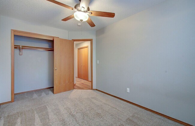 Building Photo - Moore 12918 &amp; 5000