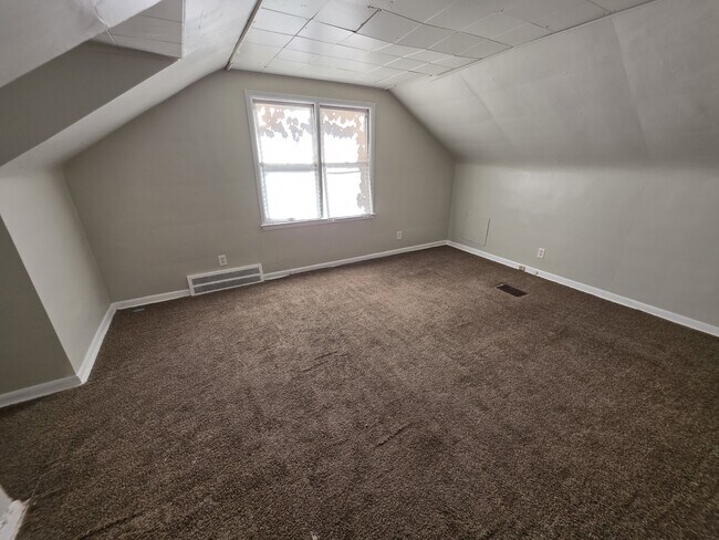 Building Photo - 20101 Biltmore St