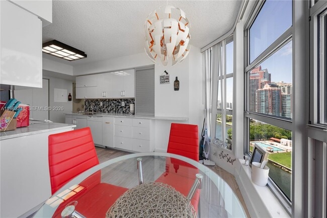 Building Photo - 3530 Mystic Pointe Dr