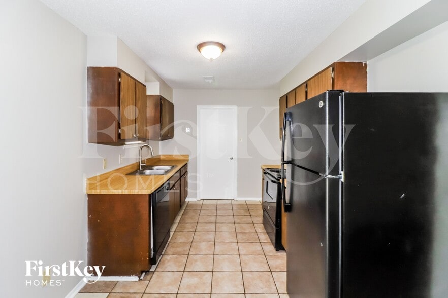 Building Photo - 5728 Ballenmoor Dr
