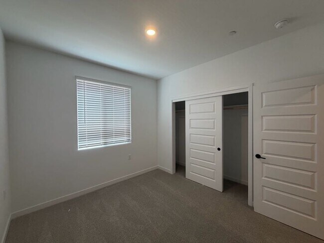 Building Photo - 8729 Ponderosa Ave