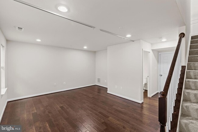 Building Photo - 7035 Southmoor St