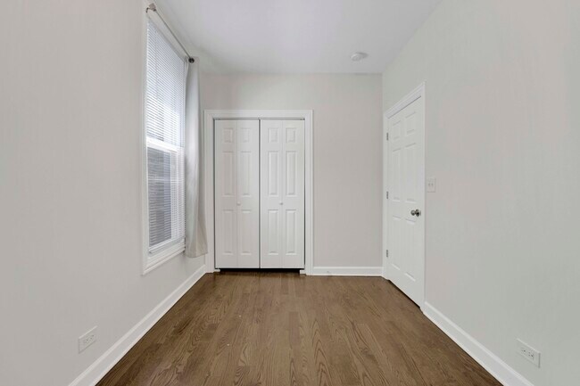 Building Photo - 1821 N Tripp Ave