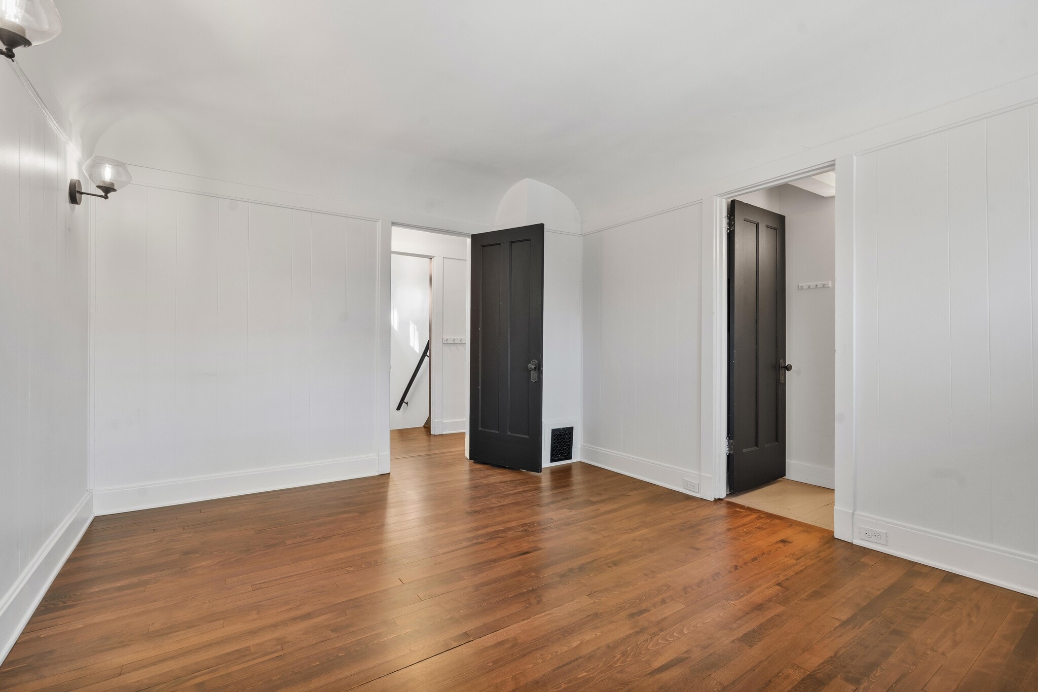 Building Photo - 127 Trowbridge St NE