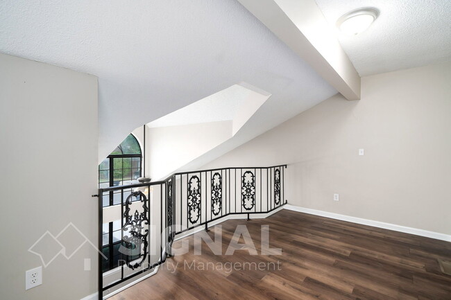 Building Photo - 1223 Magnolia Pl