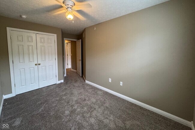 Building Photo - 1475 Autumn Oak St
