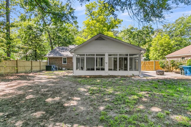 Building Photo - Move-In Ready Home in a Prime Summerville ...