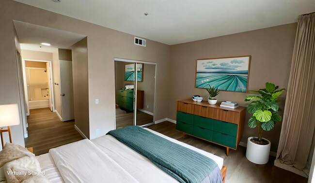 Building Photo - Large 1-bedroom