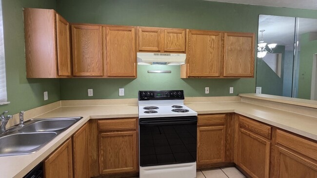 Building Photo - FOR RENT 2 bed 2.5 bath Condominium