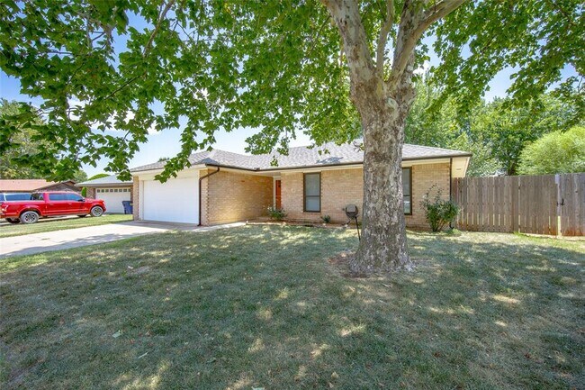Building Photo - 630 S Heights Dr