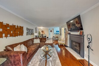 Building Photo - 3104 Pine Heights Dr NE