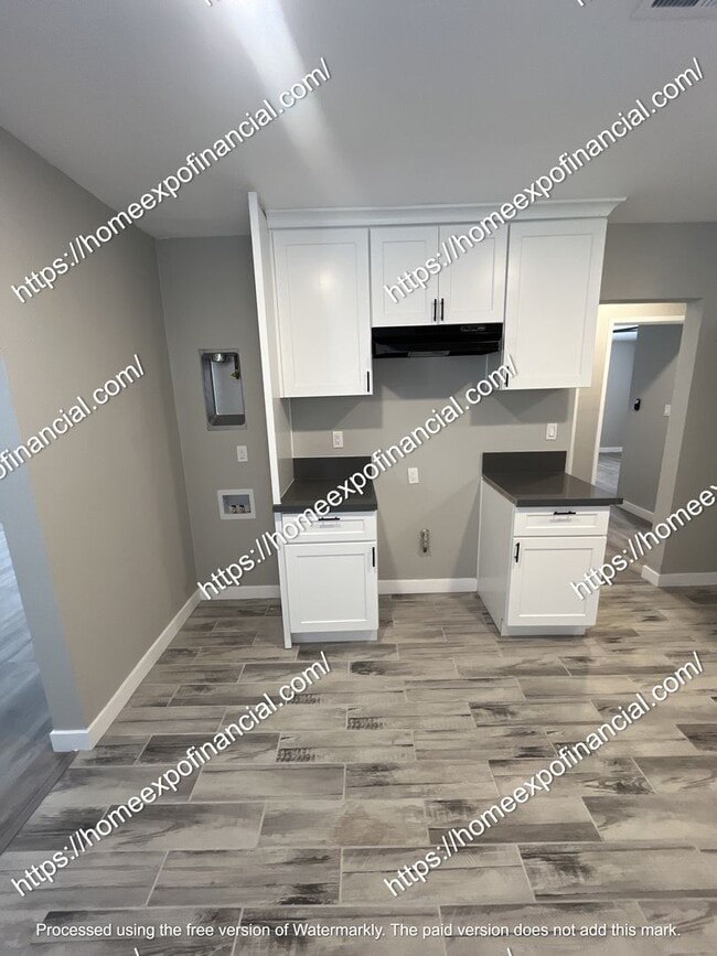Building Photo - Nice House For Rent