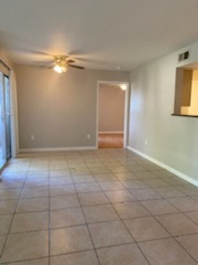 Building Photo - 1 Bedroom Condo located at Bella Club
