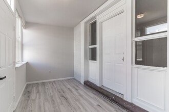 Building Photo - Two bedroom one Bathroom House for rent