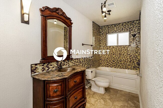Building Photo - 4 Bedroom Pet-Friendly Home in GERMANTOWN, TN with Main Street Renewal