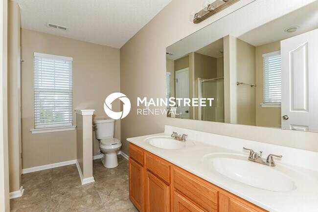 Building Photo - 4 Bedroom Pet-Friendly Home in Charlotte, ...
