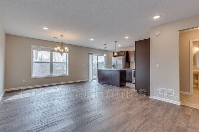 Building Photo - 603 William St