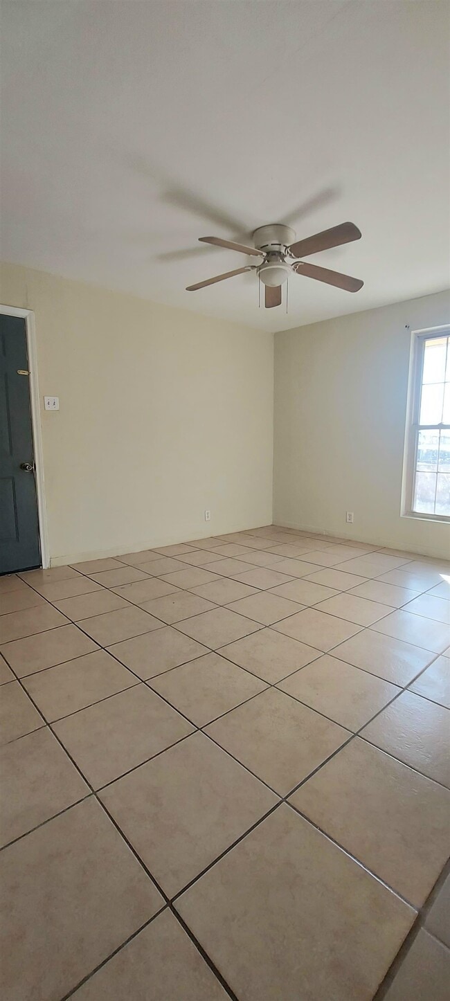 Building Photo - 207 Arco Iris Road