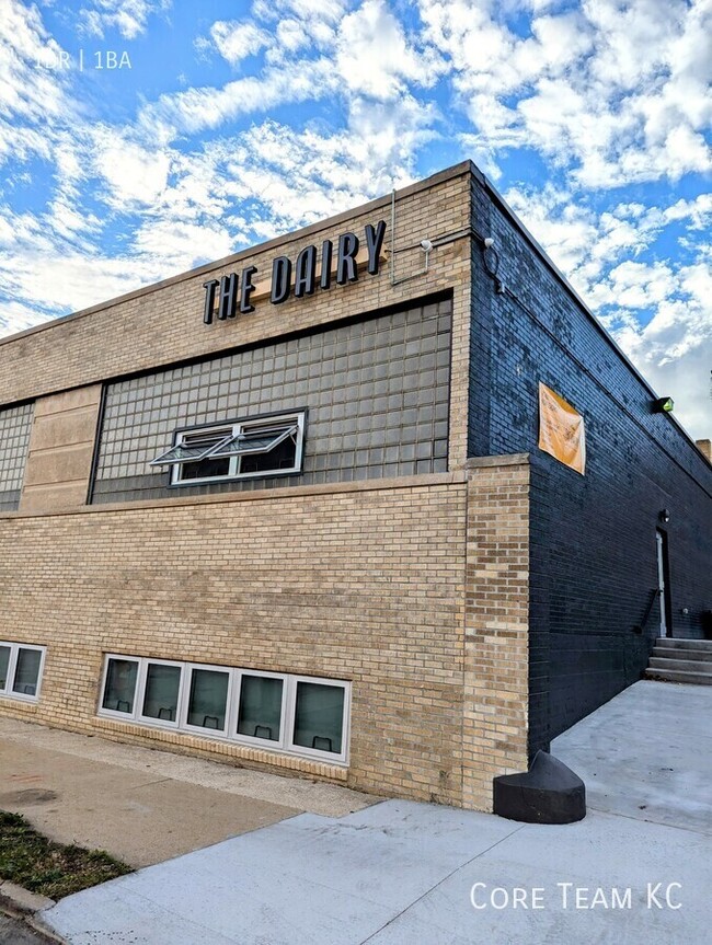 Building Photo - Top floor at The Dairy!