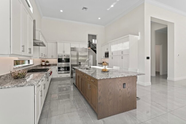 Building Photo - 2630 NW 69th St