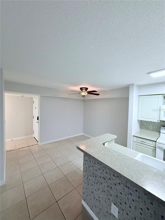 Building Photo - 9481 Highland Oak Dr