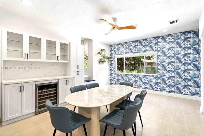 Building Photo - 1345 SW 14th Ave