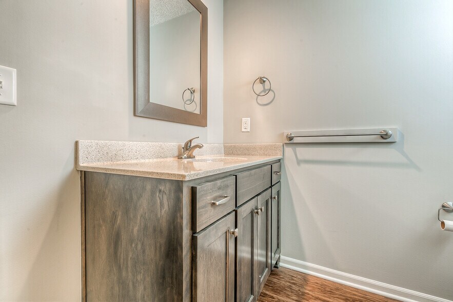 lower full bath with shower - 13749 W 62nd St