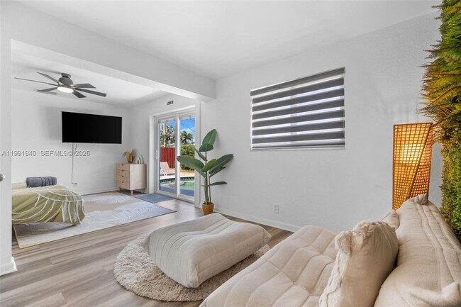 Building Photo - 5920 NE 2nd Terrace